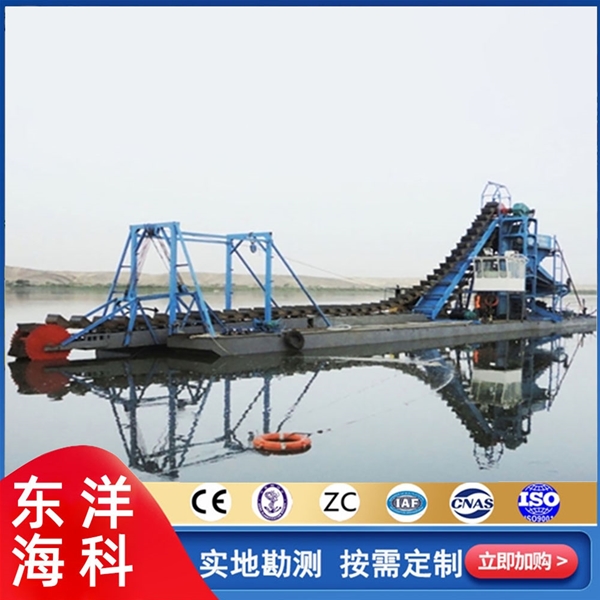 挖沙船